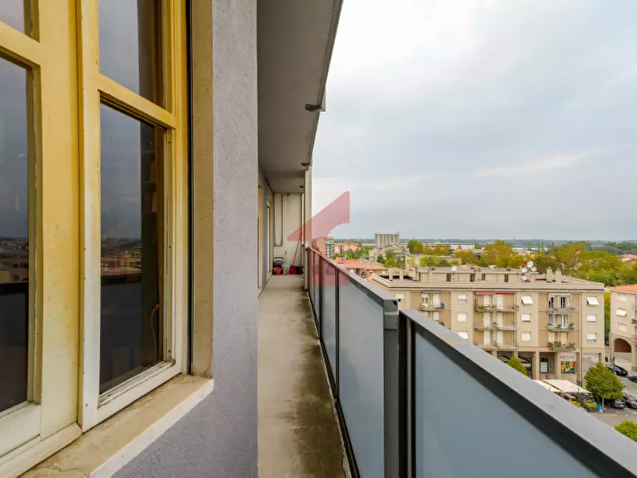 Immagine 30 di Appartamento in vendita  in Via Roma a Sant'ilario D'enza