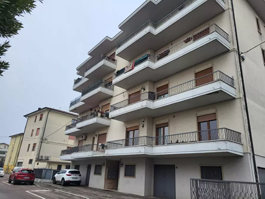 Immagine 1 di Appartamento in vendita  in Via Pecori Giraldi a Creazzo