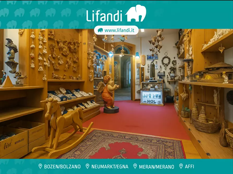 Immagine 1 di Negozio in vendita  in piazza della rena a Merano .Meran.