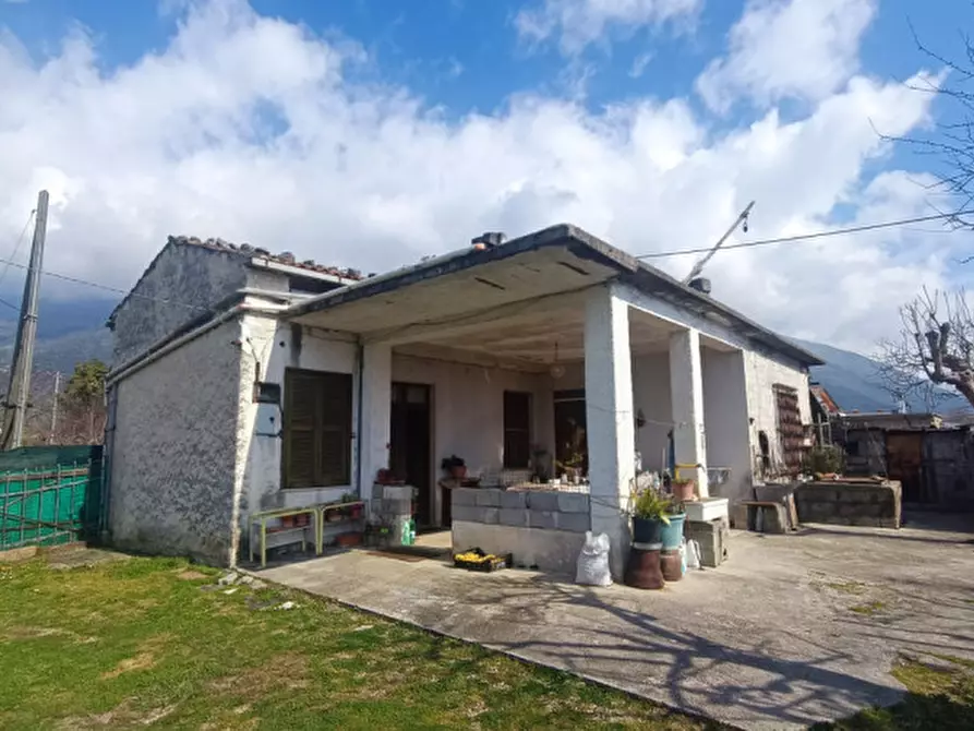 Immagine 1 di Casa indipendente in vendita  in Via Scocciaformiche a Sora