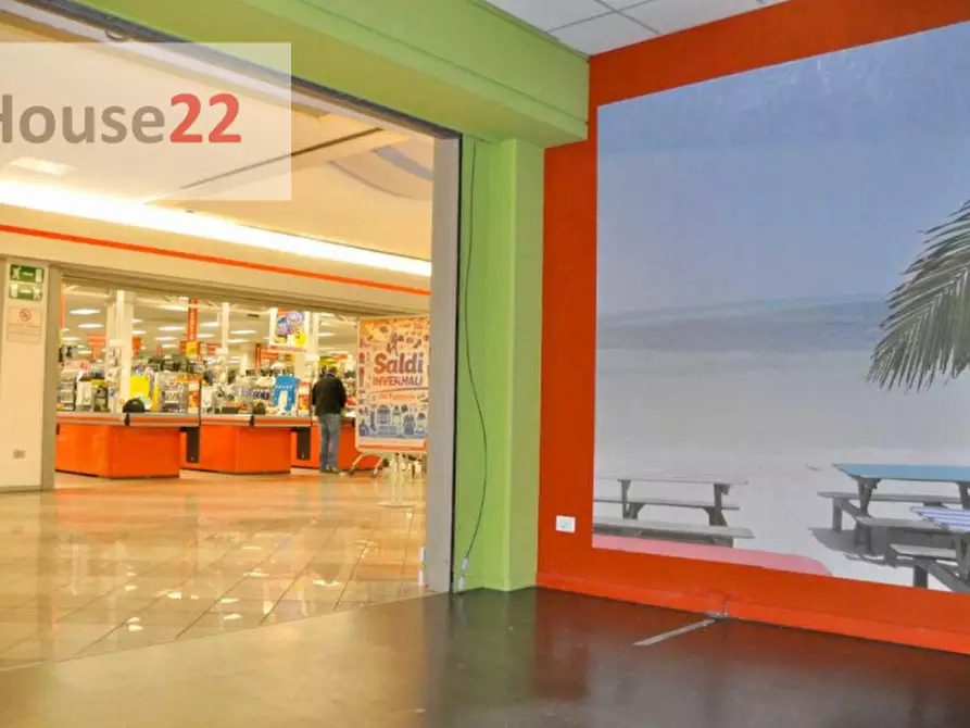 Immagine 3 di Negozio in vendita  in Via Lago Trasimeno a Schio