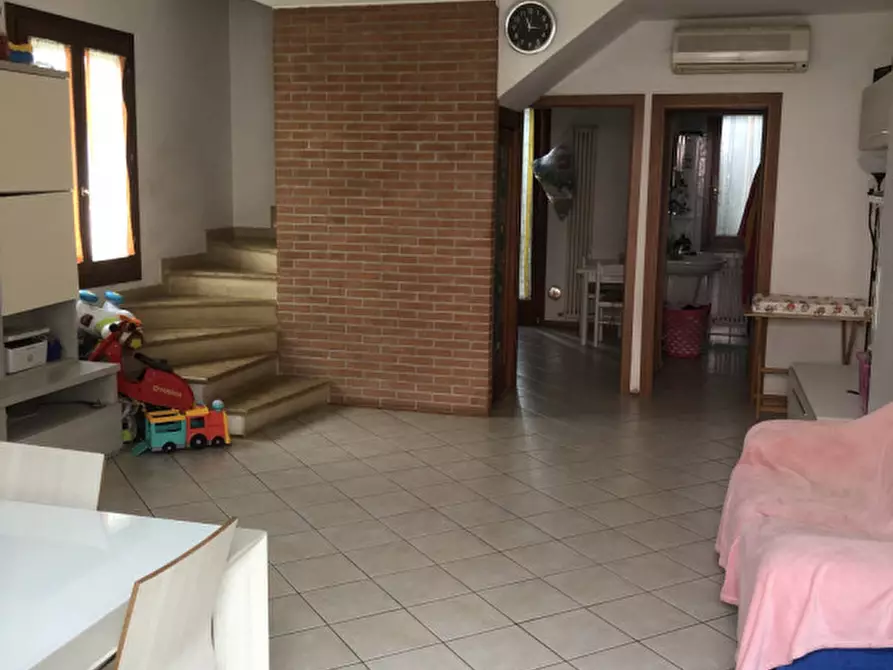 Immagine 5 di Casa trifamiliare in affitto  in via roma a Nanto
