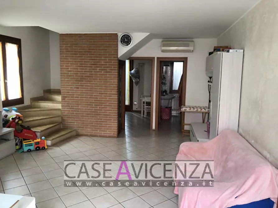 Immagine 6 di Casa trifamiliare in affitto  in via roma a Nanto