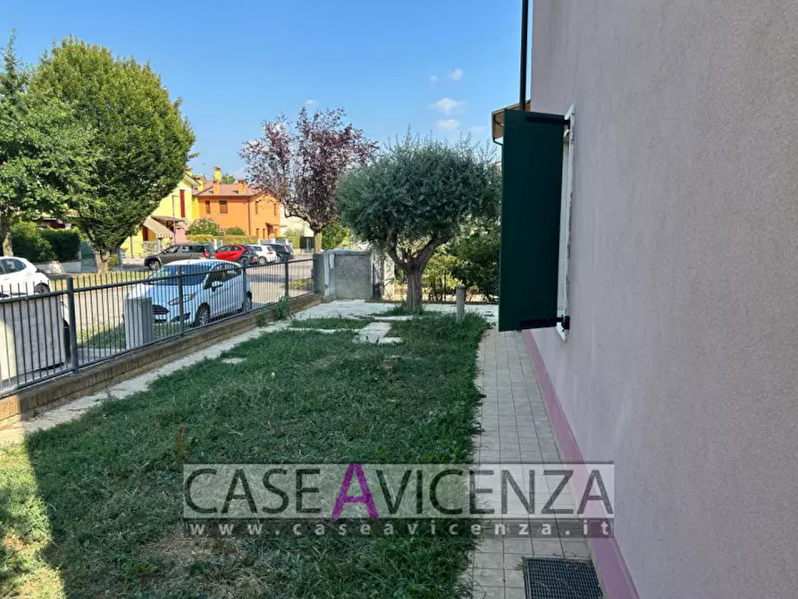 Immagine 16 di Casa trifamiliare in affitto  in via roma a Nanto