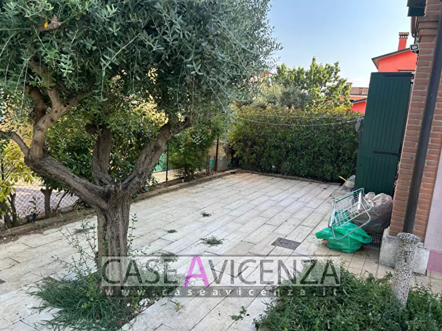 Immagine 19 di Casa trifamiliare in affitto  in via roma a Nanto