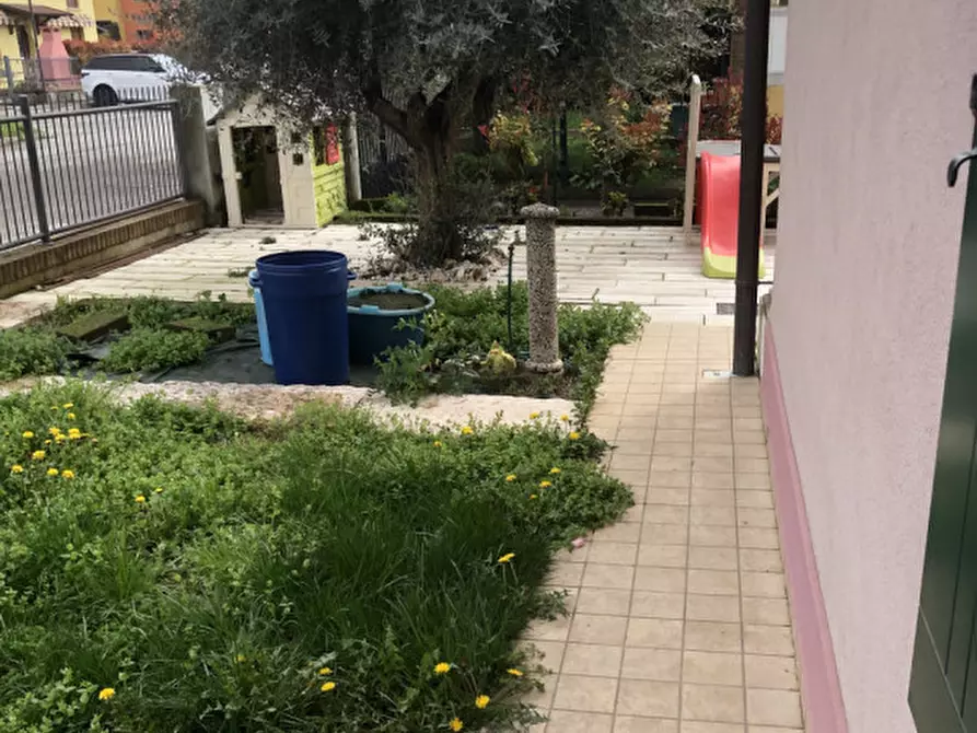 Immagine 26 di Casa trifamiliare in affitto  in via roma a Nanto