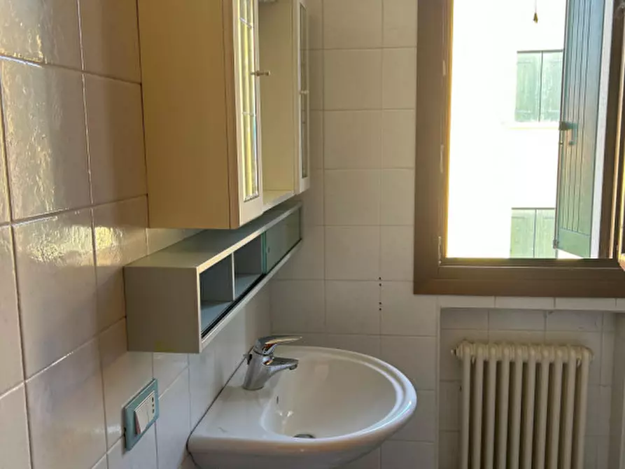 Immagine 34 di Casa trifamiliare in affitto  in via roma a Nanto