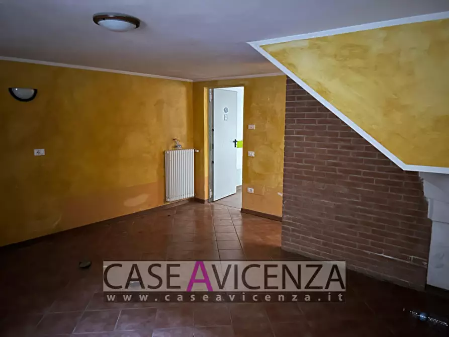 Immagine 35 di Casa trifamiliare in affitto  in via roma a Nanto