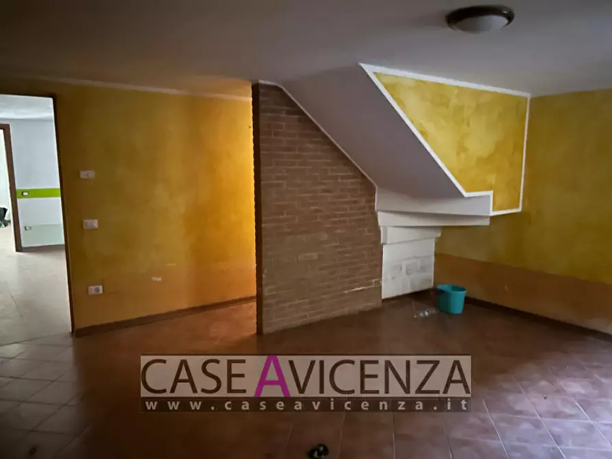 Immagine 43 di Casa trifamiliare in affitto  in via roma a Nanto