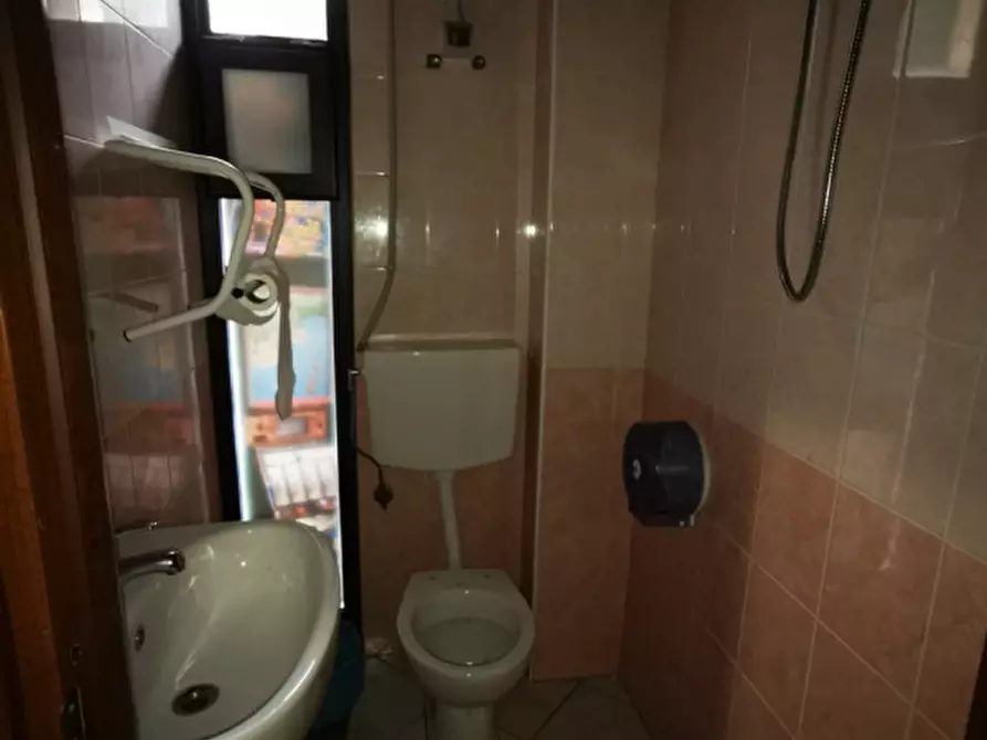 Immagine 6 di Magazzino in vendita  in VIA VIBO VALENTIA a Catanzaro