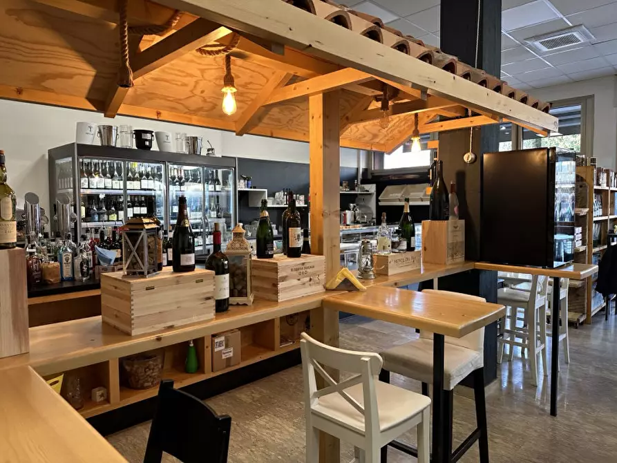 Immagine 5 di Attività commerciale in vendita  in Via Monteortone 23 a Abano Terme