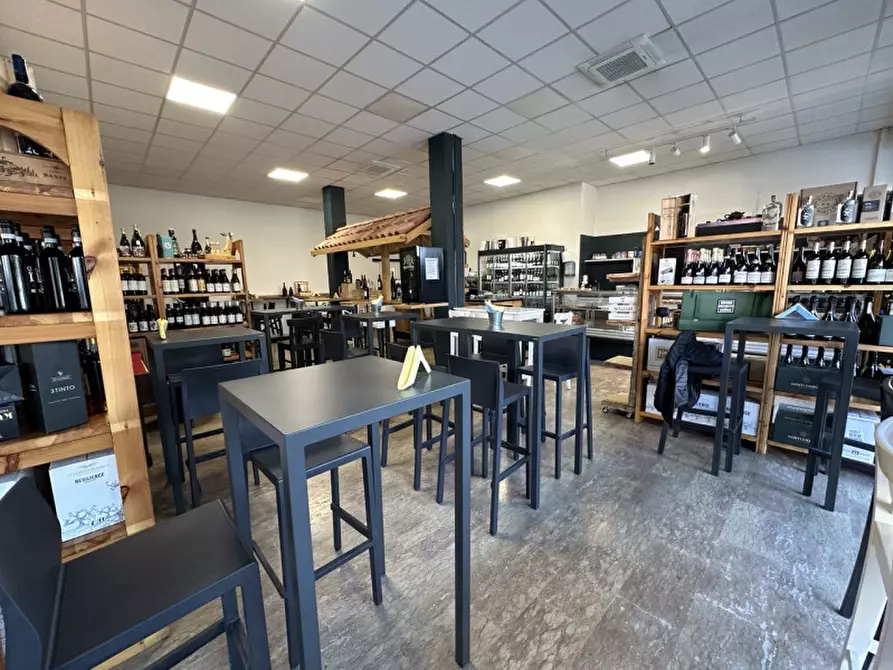 Immagine 7 di Attività commerciale in vendita  in Via Monteortone 23 a Abano Terme