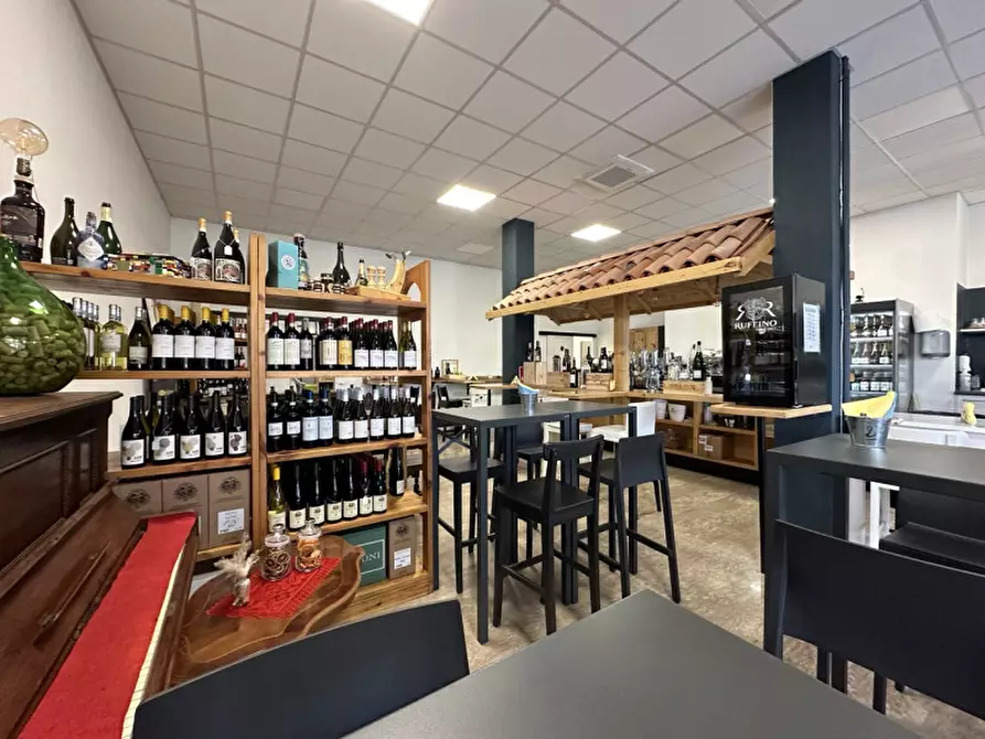 Immagine 8 di Attività commerciale in vendita  in Via Monteortone 23 a Abano Terme