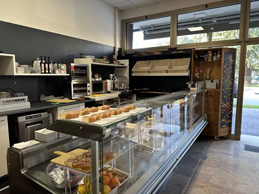Immagine 11 di Attività commerciale in vendita  in Via Monteortone 23 a Abano Terme