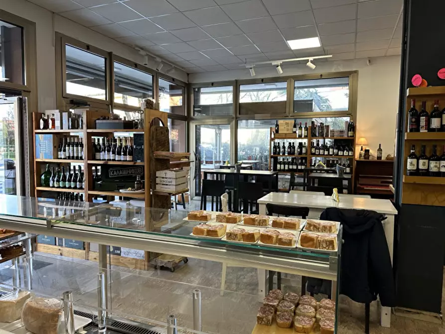 Immagine 12 di Attività commerciale in vendita  in Via Monteortone 23 a Abano Terme