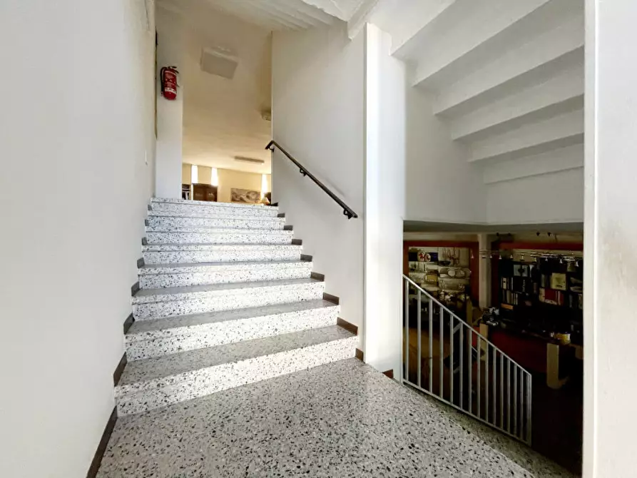 Immagine 4 di Negozio in vendita  in VIA ALTURA a Ospedaletto Euganeo