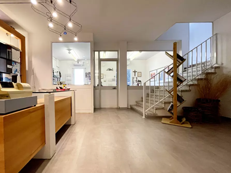 Immagine 6 di Negozio in vendita  in VIA ALTURA a Ospedaletto Euganeo