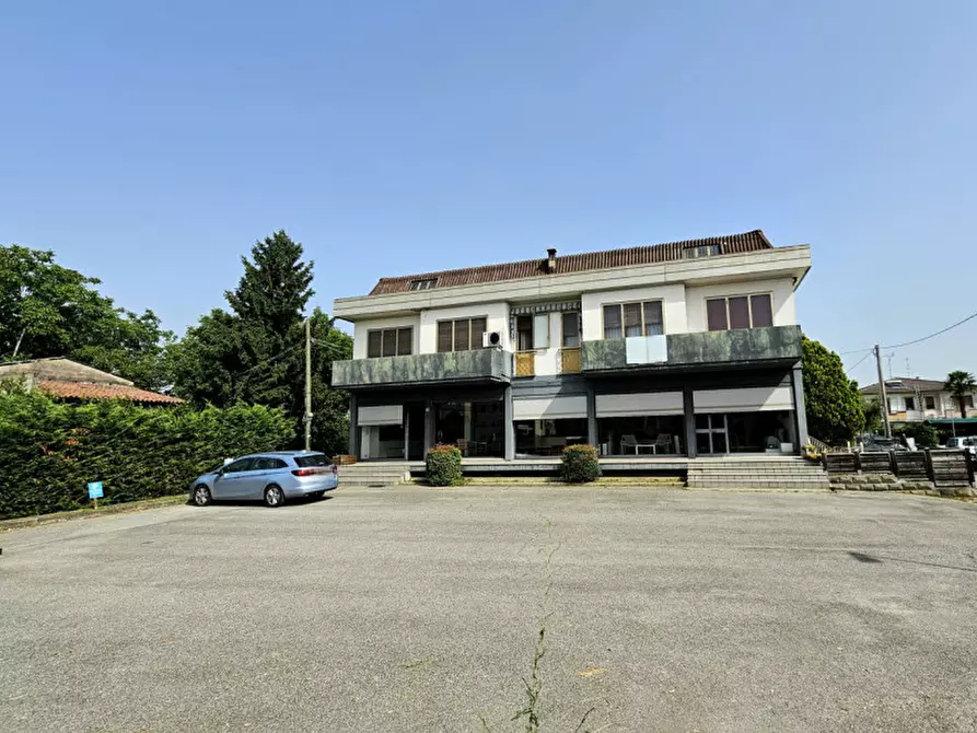 Immagine 7 di Negozio in vendita  in VIA ALTURA a Ospedaletto Euganeo