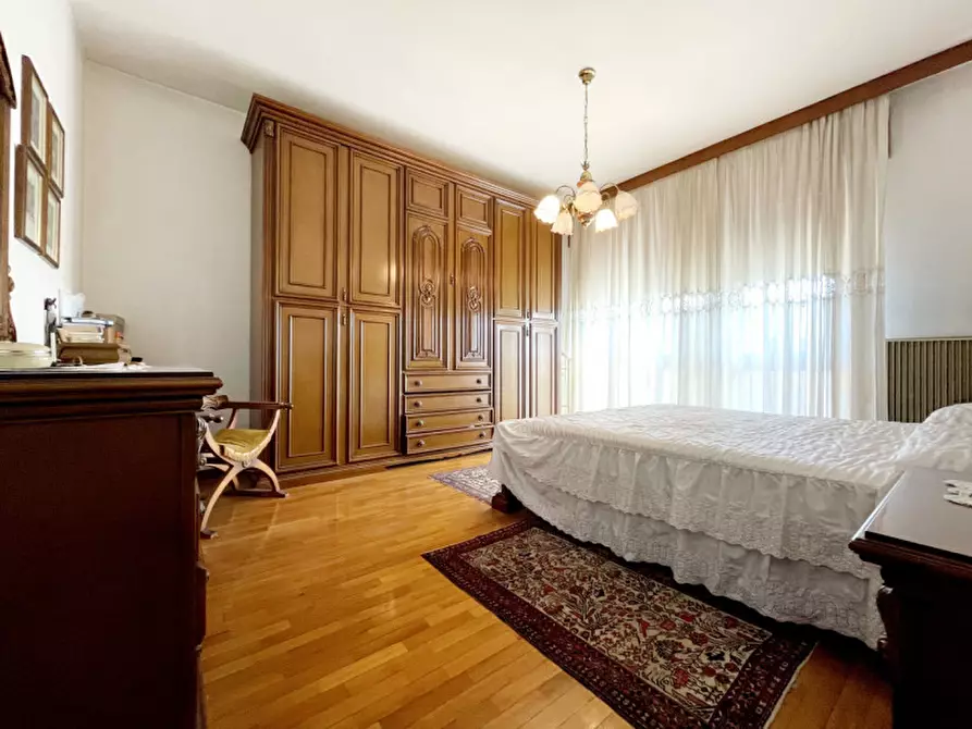 Immagine 10 di Negozio in vendita  in VIA ALTURA a Ospedaletto Euganeo