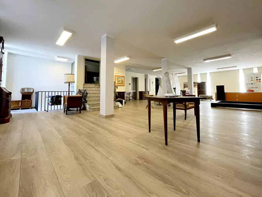 Immagine 15 di Negozio in vendita  in VIA ALTURA a Ospedaletto Euganeo