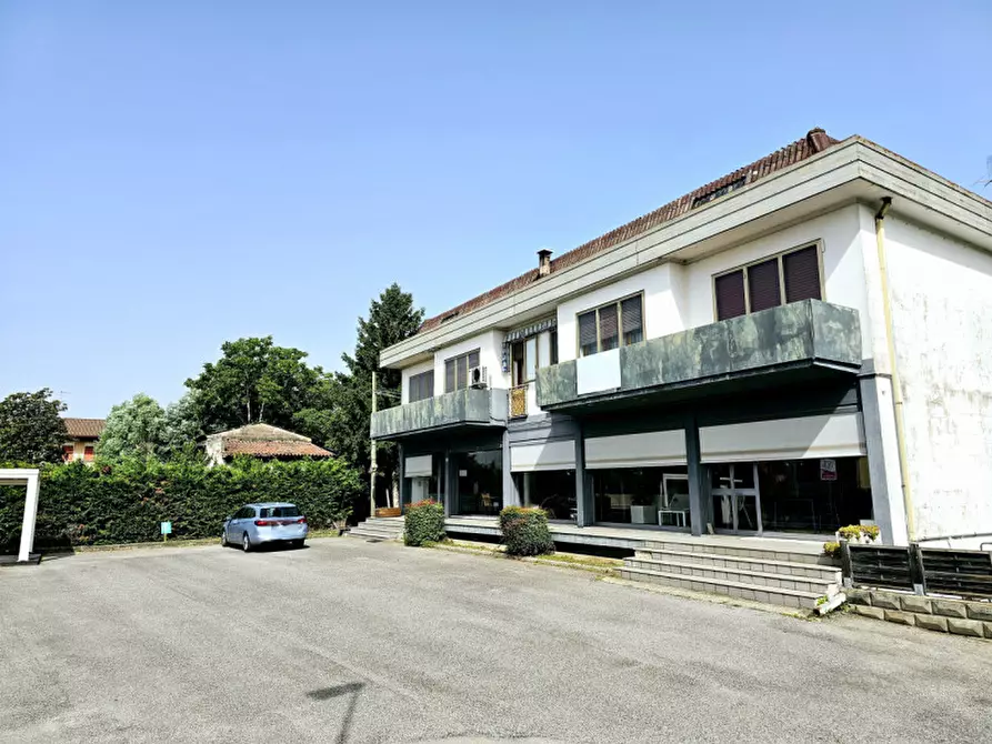 Immagine 19 di Negozio in vendita  in VIA ALTURA a Ospedaletto Euganeo