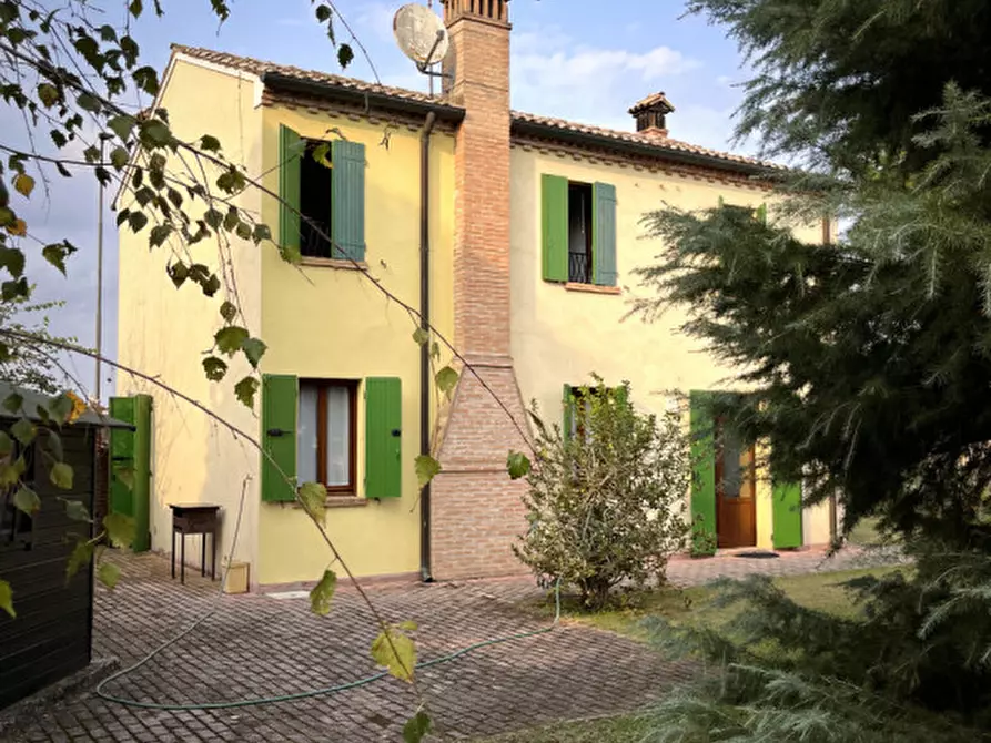 Immagine 1 di Casa indipendente in vendita  a Crespino