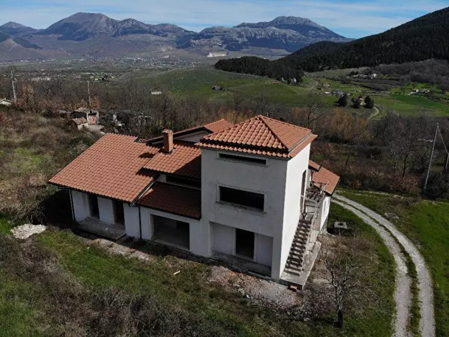 Immagine 2 di Villa in vendita  in Località San Francesco a Tramutola