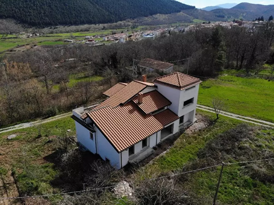 Immagine 3 di Villa in vendita  in Località San Francesco a Tramutola