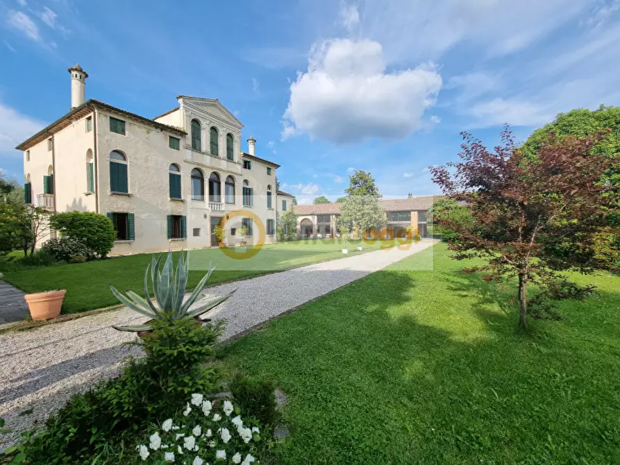 Immagine 1 di Villa in vendita  a Treviso