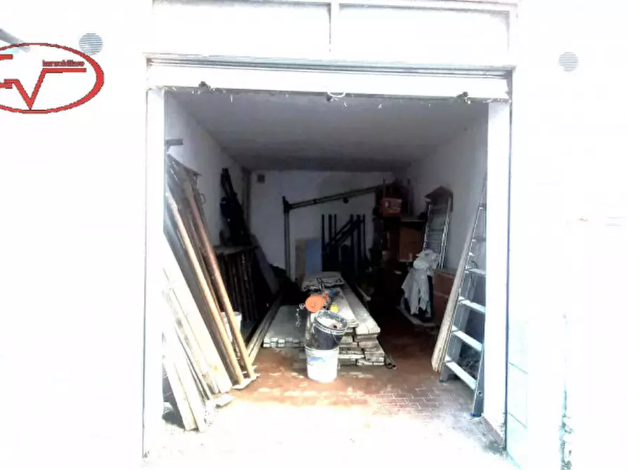 Immagine 1 di Garage in vendita  in via verdi a Terranuova Bracciolini