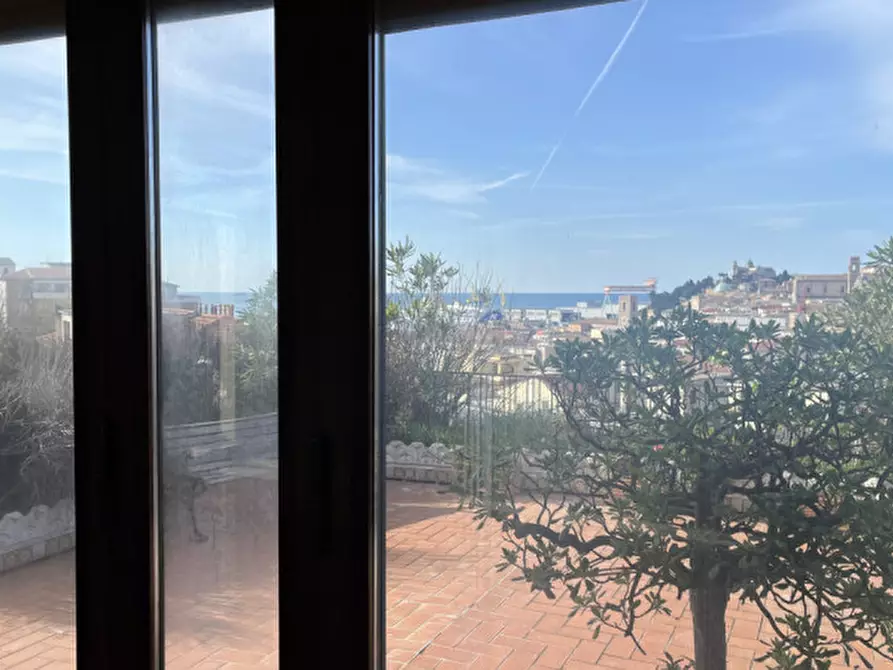Immagine 10 di Appartamento in vendita  in VIA VENETO a Ancona
