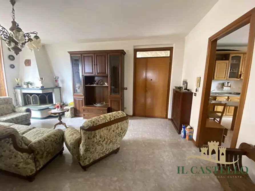 Immagine 11 di Appartamento in vendita  in Viale della Repubblica a Panicale