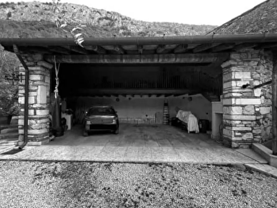 Immagine 1 di Garage in vendita  in VIA ROVERETO SNC a Dolce'