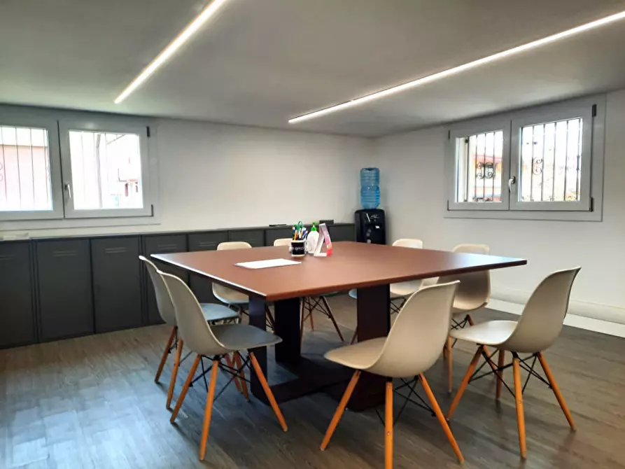 Immagine 11 di Negozio in vendita  in via Firenze a Villafranca Padovana