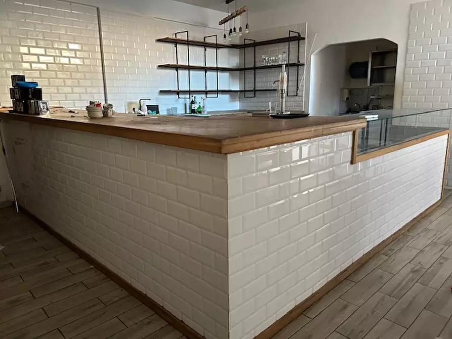 Immagine 2 di Attività commerciale in affitto  a Badia Polesine