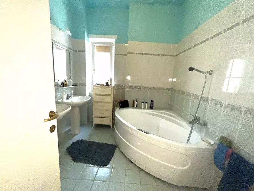 Immagine 25 di Appartamento in vendita  in Via S. Jacini a Roma