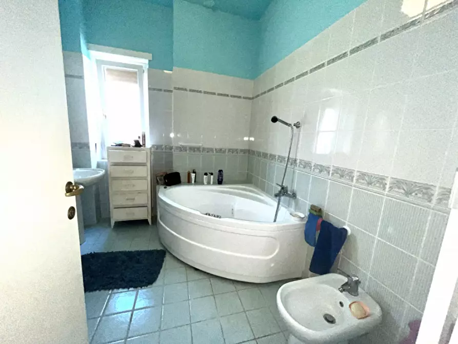 Immagine 26 di Appartamento in vendita  in Via S. Jacini a Roma