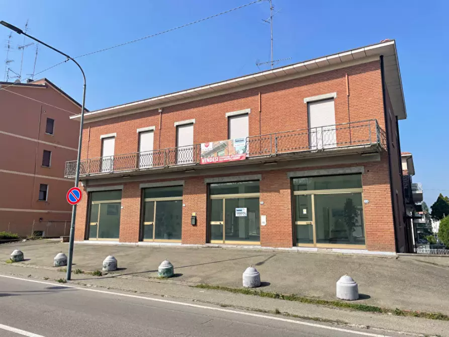 Immagine 1 di Negozio in vendita  in Via Cavallotti a Sassuolo