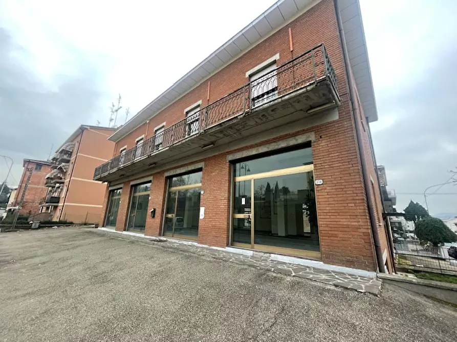 Immagine 4 di Negozio in vendita  in Via Cavallotti a Sassuolo