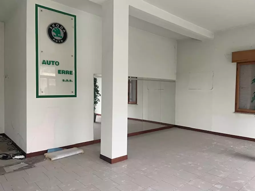 Immagine 7 di Negozio in vendita  in Via Cavallotti a Sassuolo