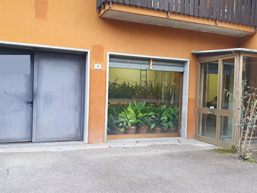 Immagine 1 di Magazzino in affitto  in località Polin a Tione Di Trento