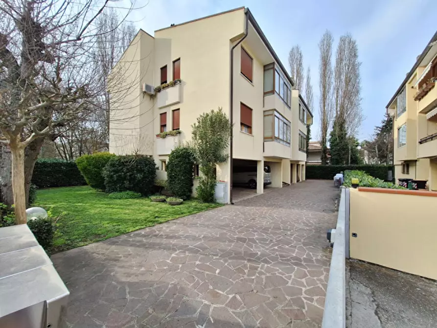 Immagine 1 di Appartamento in vendita  in Via Gian Giacomo Miazzi a Rovigo
