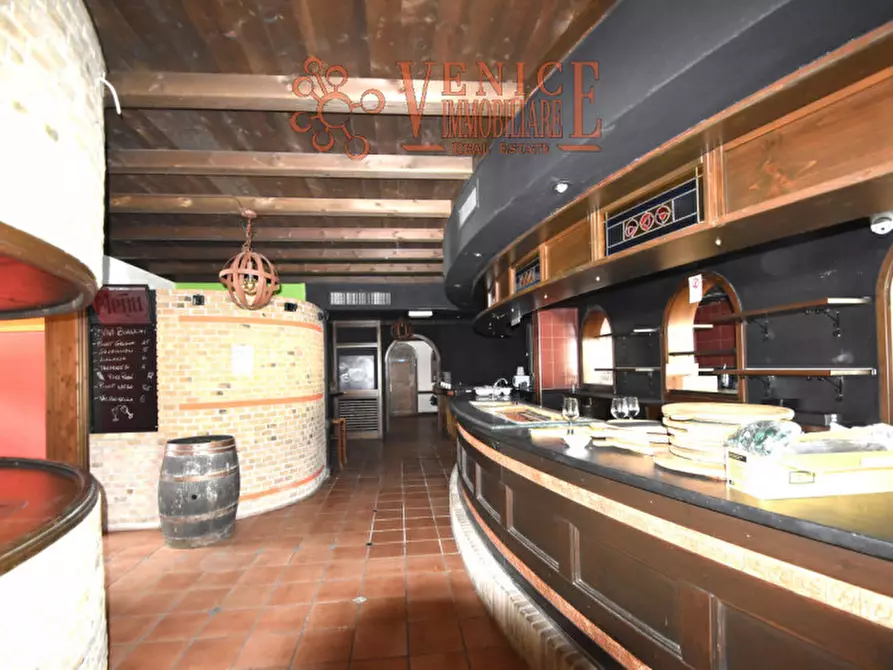 Immagine 1 di Attività commerciale in vendita  a Mirano