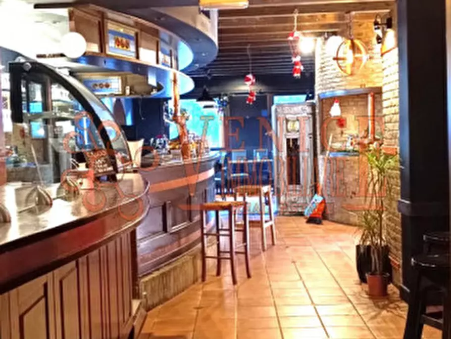 Immagine 8 di Attività commerciale in vendita  a Mirano