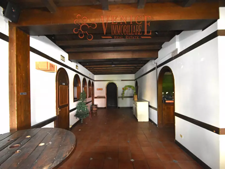 Immagine 10 di Attività commerciale in vendita  a Mirano