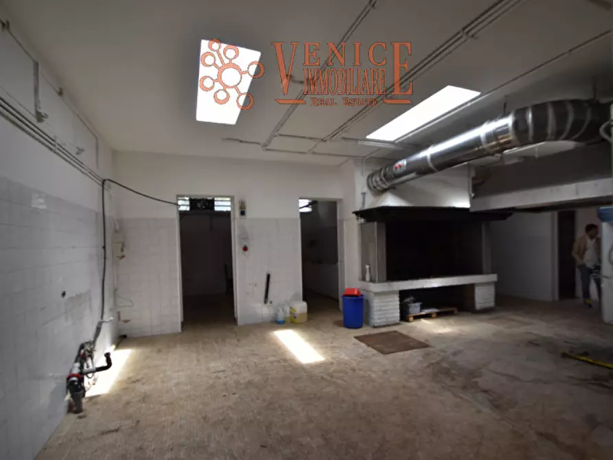 Immagine 18 di Attività commerciale in vendita  a Mirano