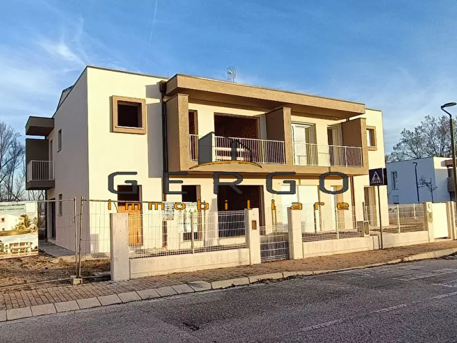 Immagine 1 di Casa bifamiliare in vendita  in Via Aldo Moro a Istrana