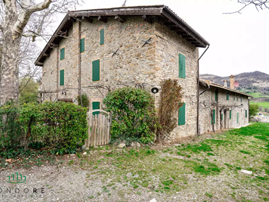 Immagine 1 di Villa in vendita  in VIA SIRANO a Marzabotto