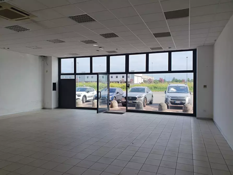 Immagine 6 di Negozio in vendita  in Via Donatori di Sangue 12 a San Paolo