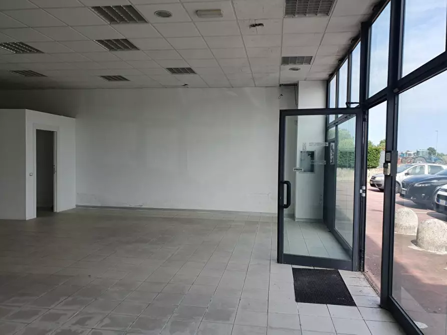 Immagine 7 di Negozio in vendita  in Via Donatori di Sangue 12 a San Paolo